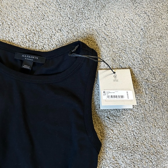 RINA CREW NECK SLEEVELESS TANK TOP - Picture 6 of 9